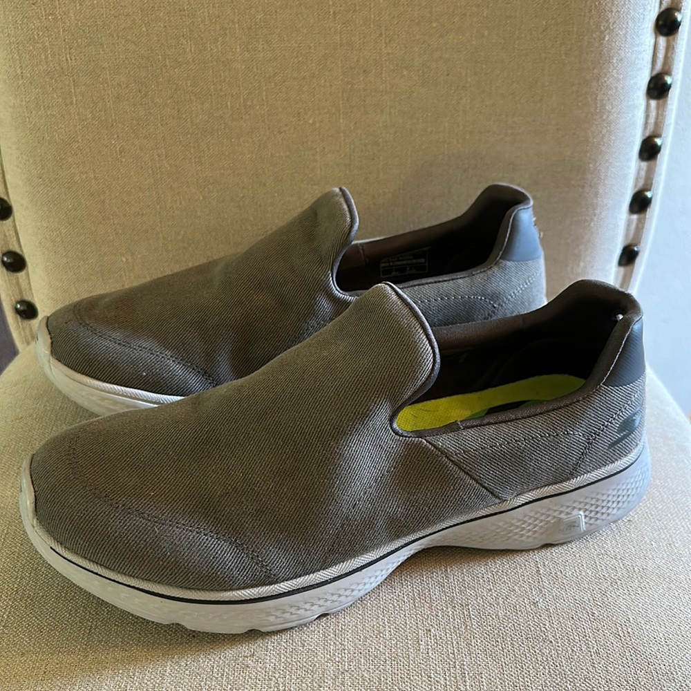 Skechers Men’s Performance Go Walk 4 Casual Shoes Sneakers Gray Size 8.5